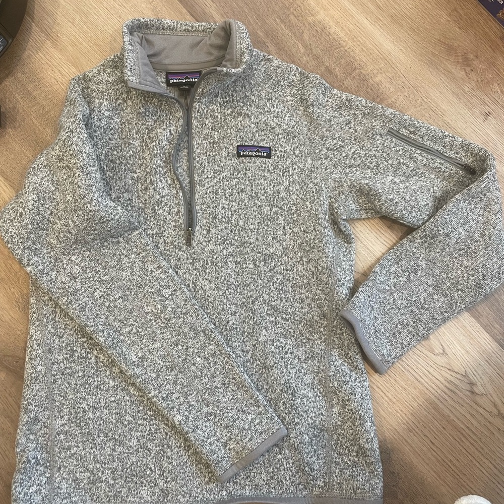 Patagonia Heathered Light Gray 1/4 Zip Fleece Pullover